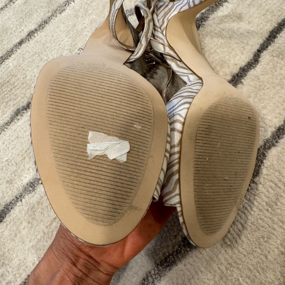 Ann Taylor Beige Patterned Heels - Picture 4 of 4